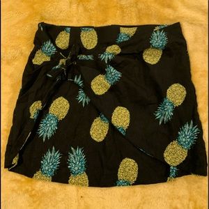 Pineapple knot detail skirt